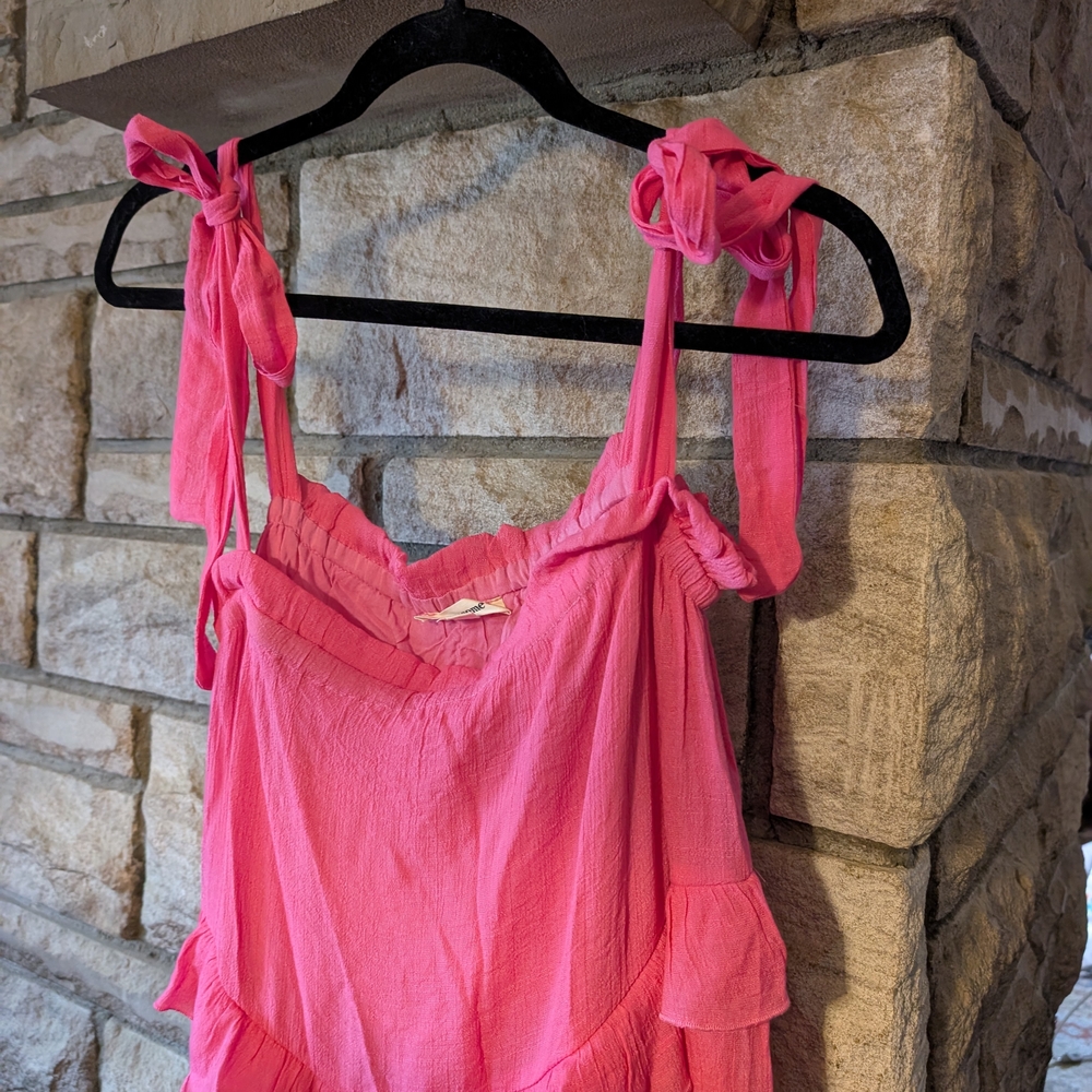 Eesome Vibrant Pink Garment - Picture 3 of 6
